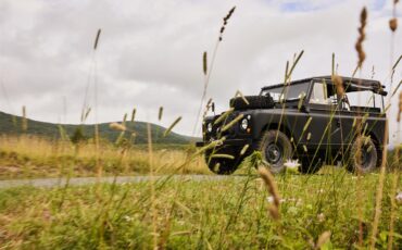 Land-rover-Series-iia-1970-Matte-Black-Black