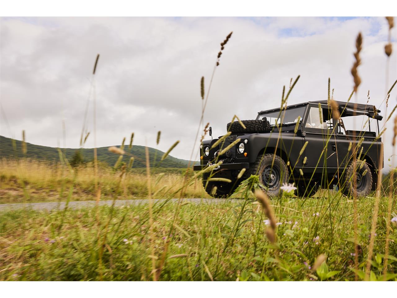 Land-rover-Series-iia-1970-Matte-Black-Black