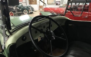 Lasalle-1930-GreenBlack-Black-4