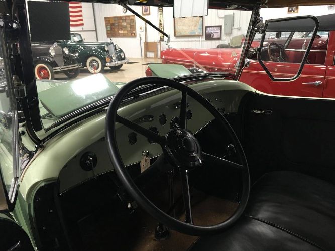 Lasalle-1930-GreenBlack-Black-4