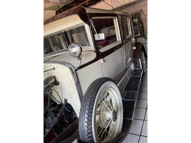 Lasalle-1931-Beige-Cherry-Red-5