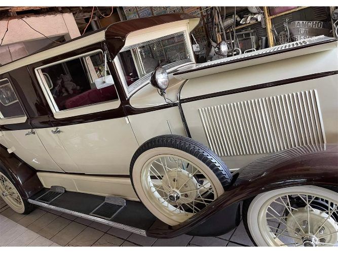 Lasalle-1931-Beige-Cherry-Red-7