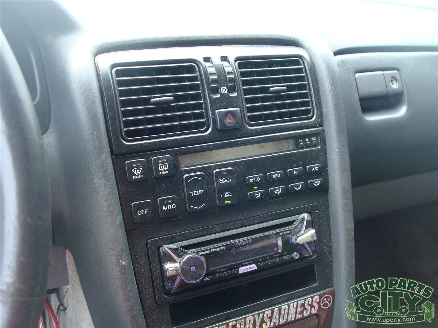 Lexus-LS-1991-Sedan-11