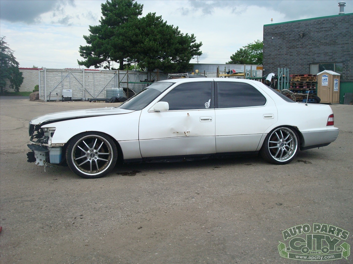 Lexus-LS-1991-Sedan-17