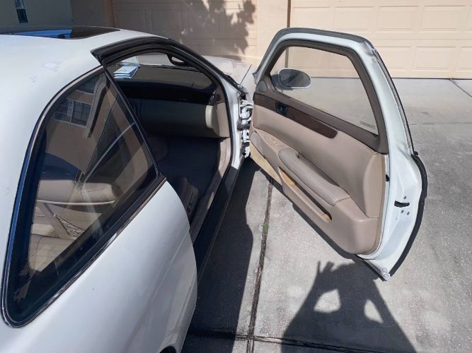 Lexus-Other-1995-Pearl-White-Gray-4