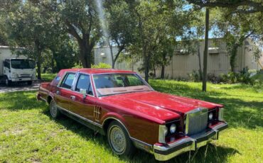 Lincoln-1983-red-1