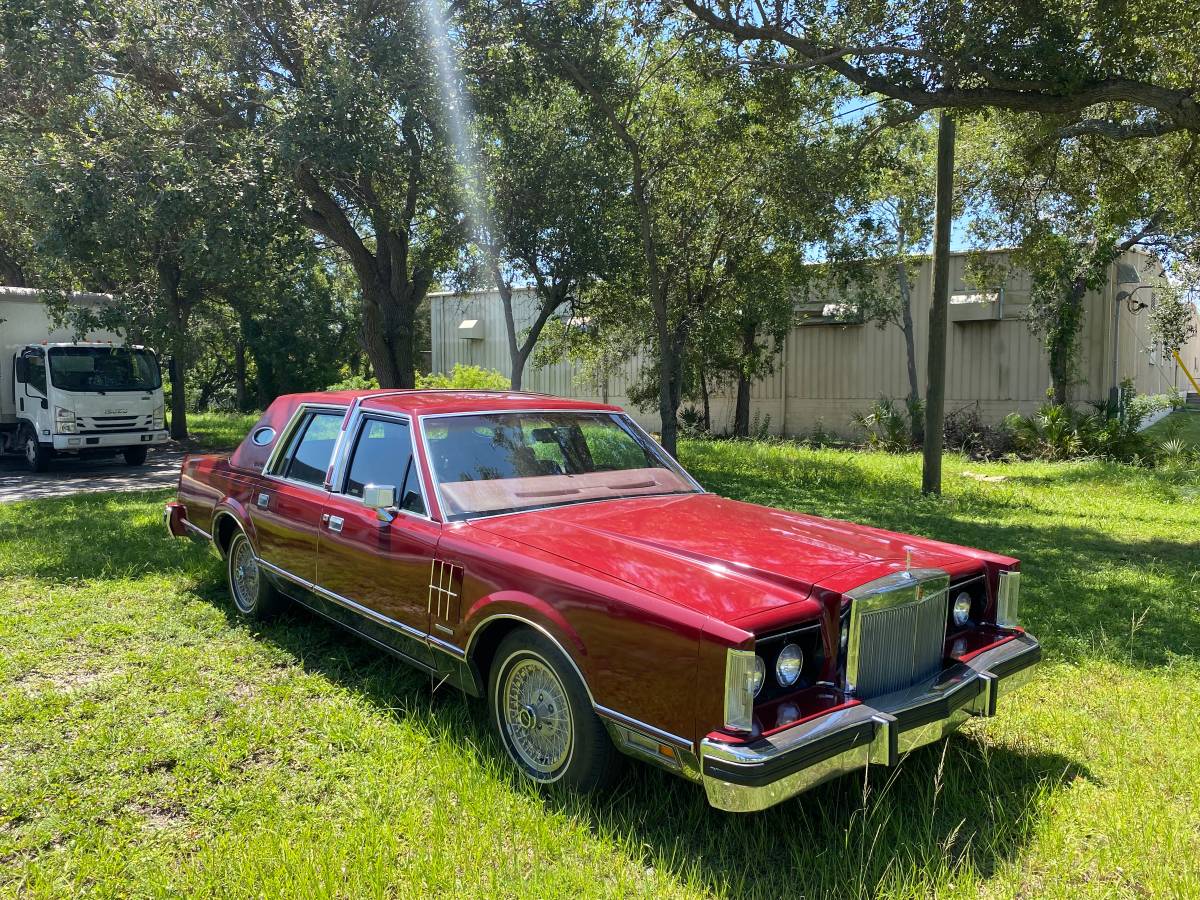 Lincoln-1983-red-1