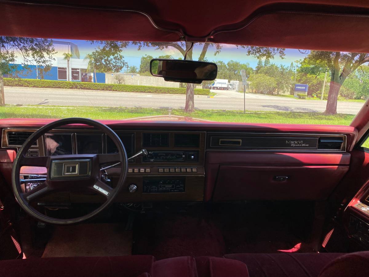 Lincoln-1983-red-13