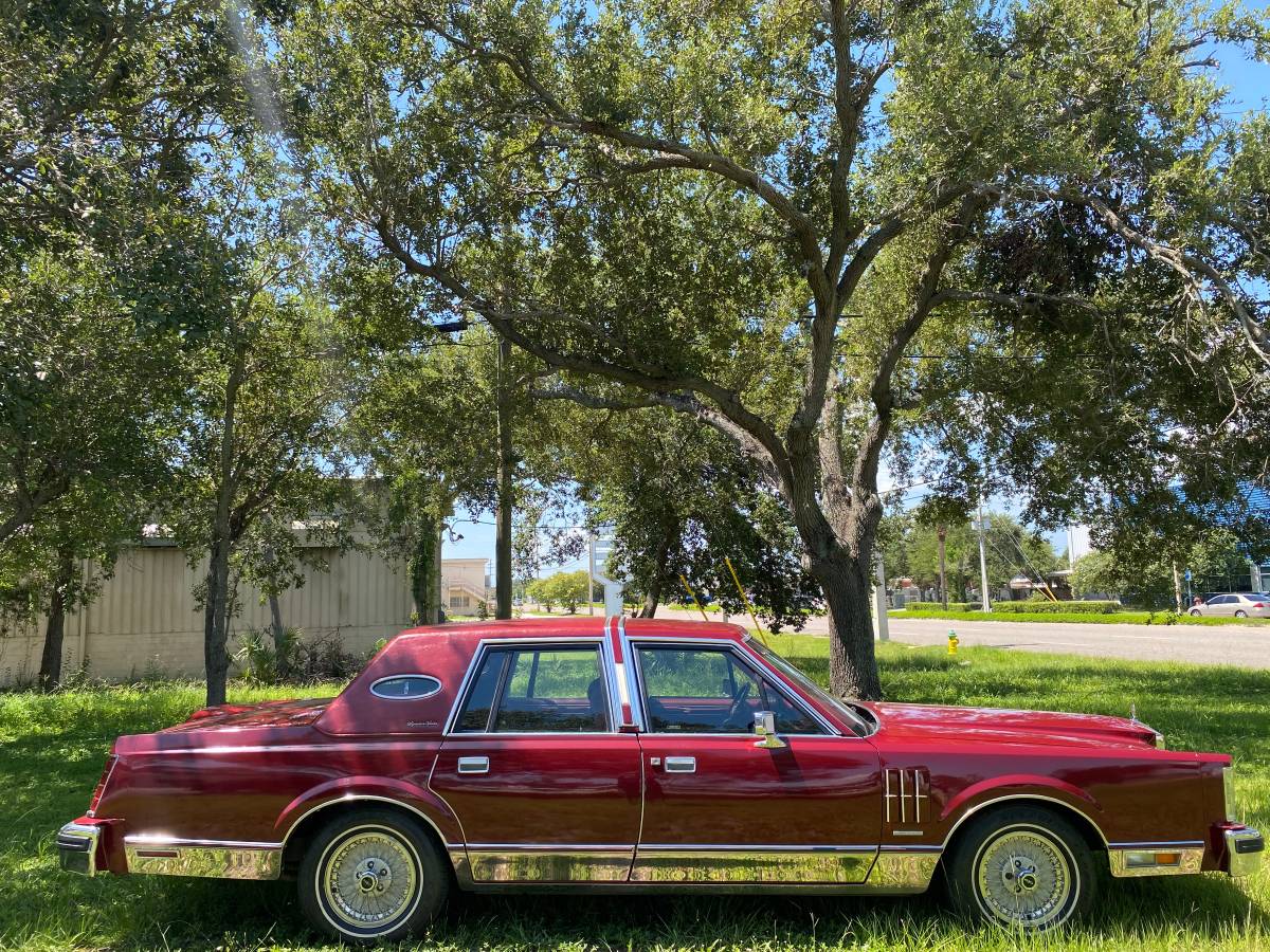 Lincoln-1983-red