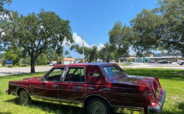 Lincoln-1983-red-3