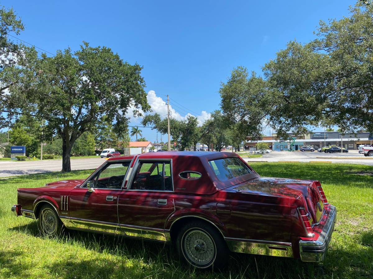 Lincoln-1983-red-3
