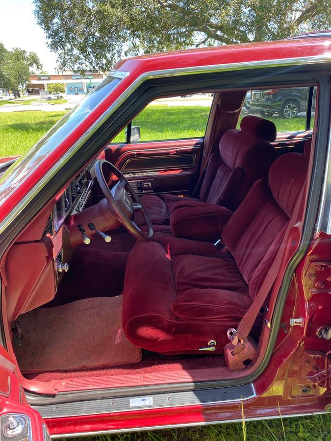 Lincoln-1983-red-6