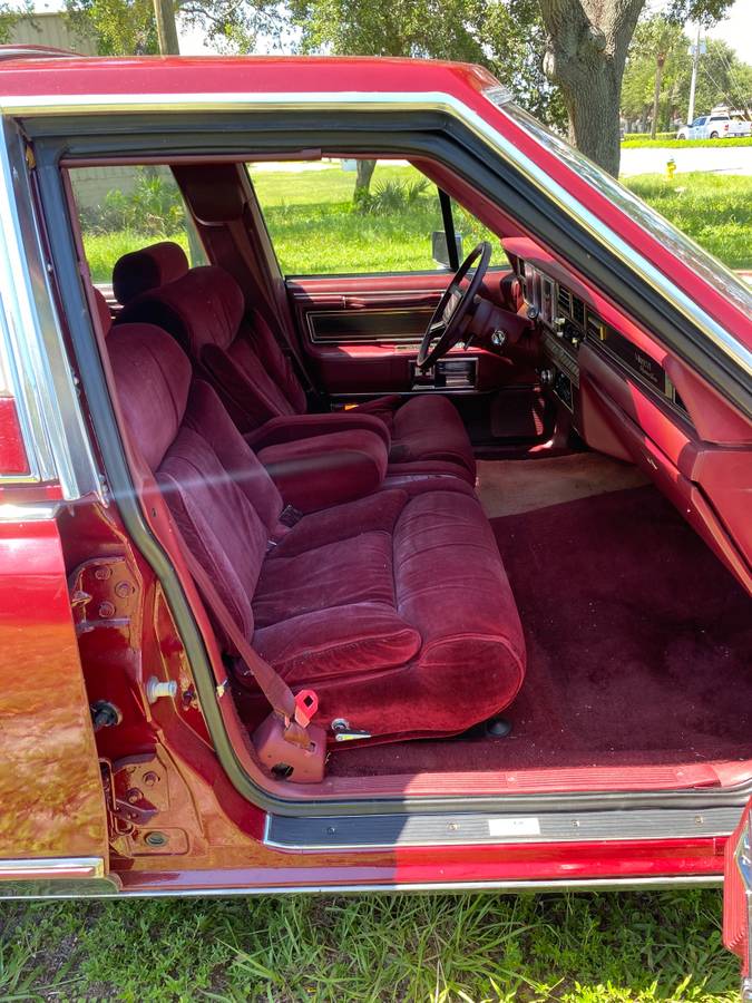 Lincoln-1983-red-7