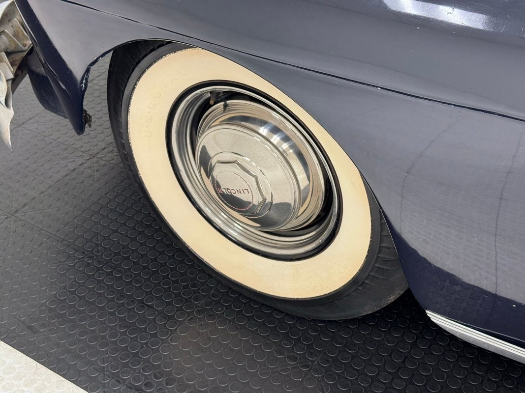 Lincoln-Continental-1947-Convertible-14