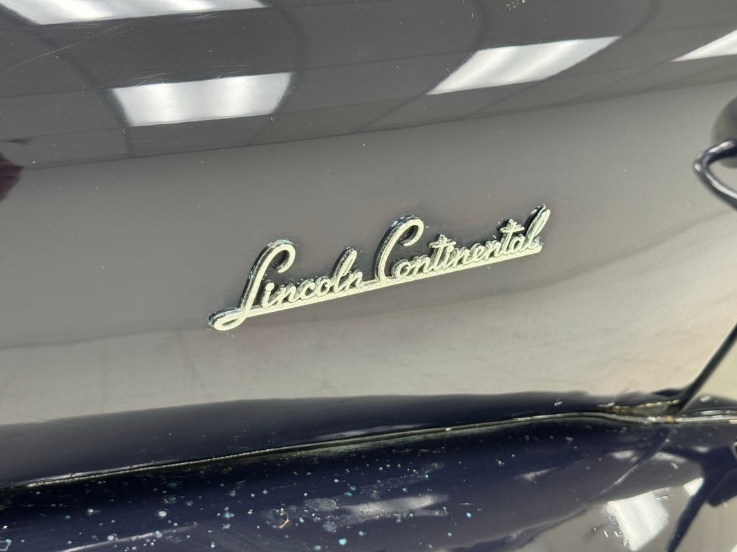 Lincoln-Continental-1947-Convertible-15