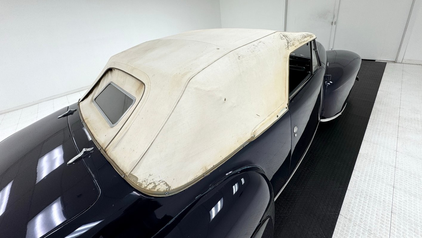 Lincoln-Continental-1947-Convertible-21