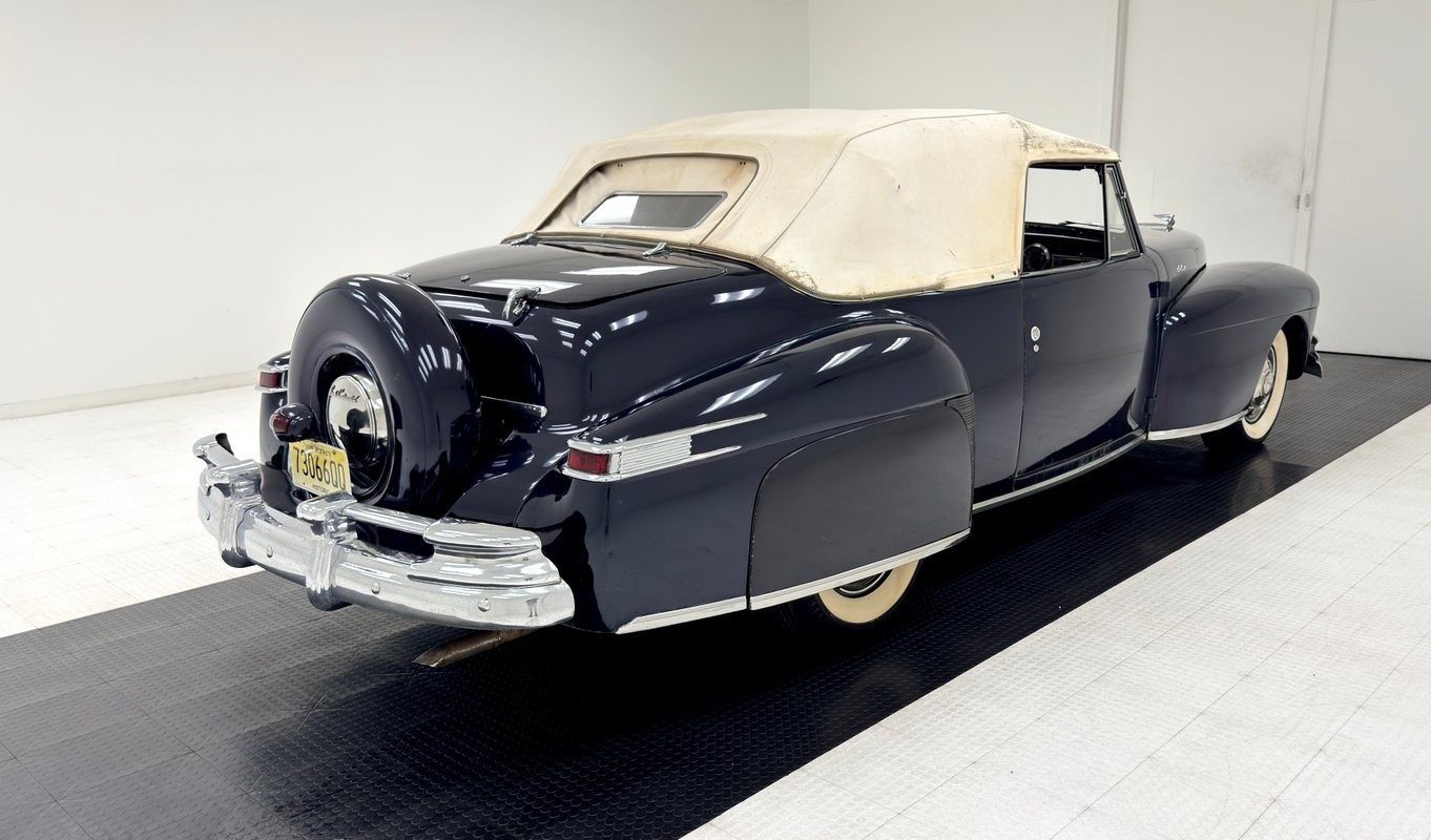 Lincoln-Continental-1947-Convertible-7