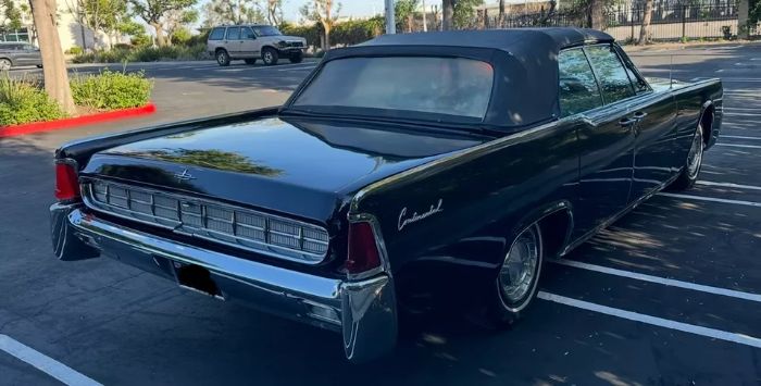 Lincoln-Continental-1963-Black-1
