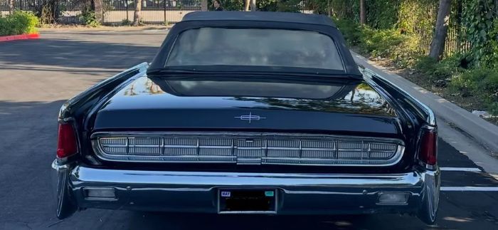Lincoln-Continental-1963-Black-2