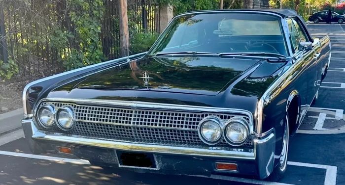 Lincoln-Continental-1963-Black-3