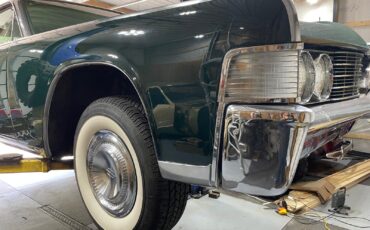 Lincoln-Continental-1965-Sedan-25