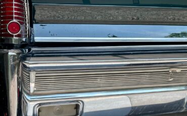 Lincoln-Continental-1965-Sedan-28