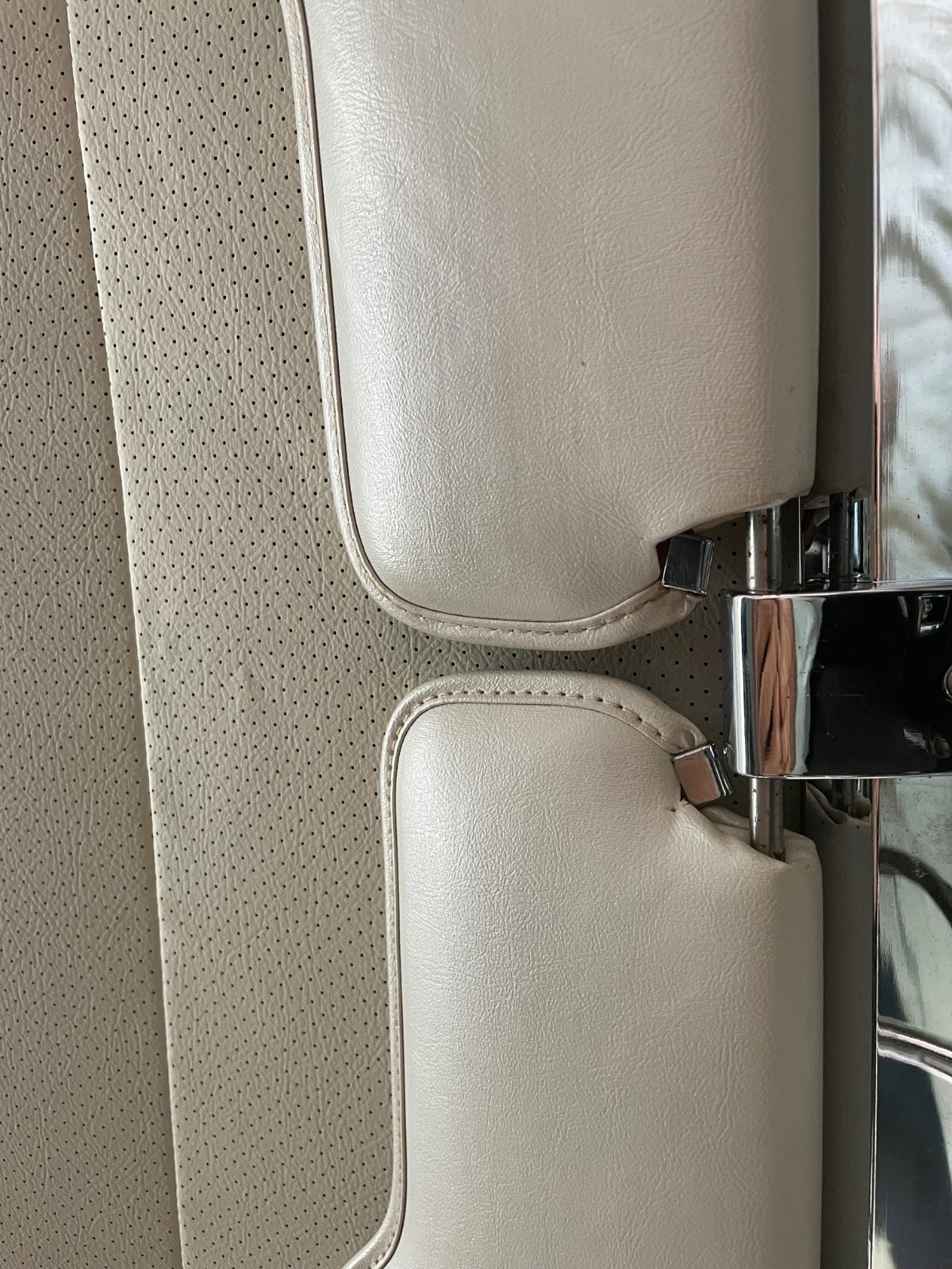 Lincoln-Continental-1965-Sedan-32