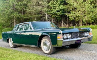 Lincoln-Continental-1965-Sedan