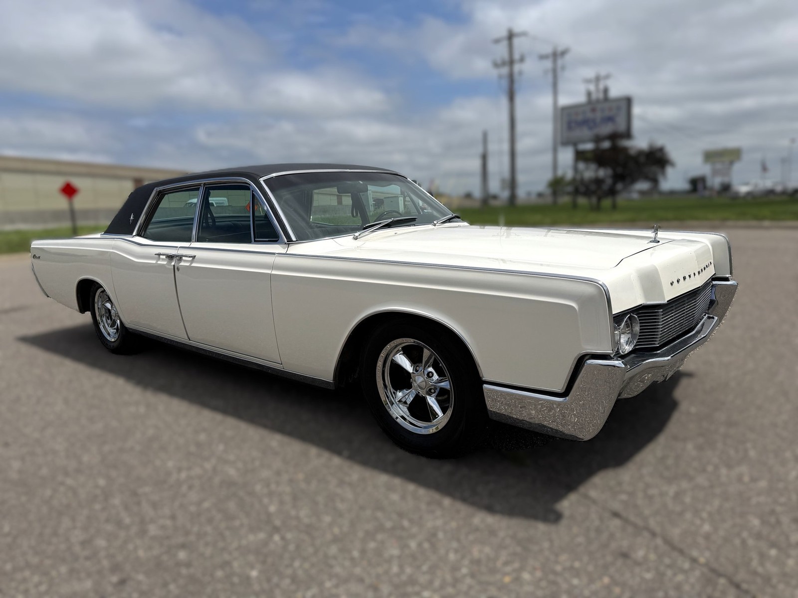 Lincoln Continental 1967 Sedan