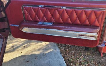 Lincoln-Continental-1968-MaroonBlack-Top-11