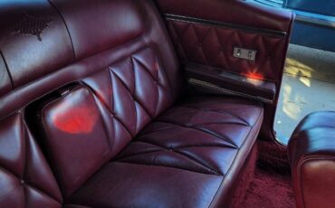 Lincoln-Continental-1968-MaroonBlack-Top-8