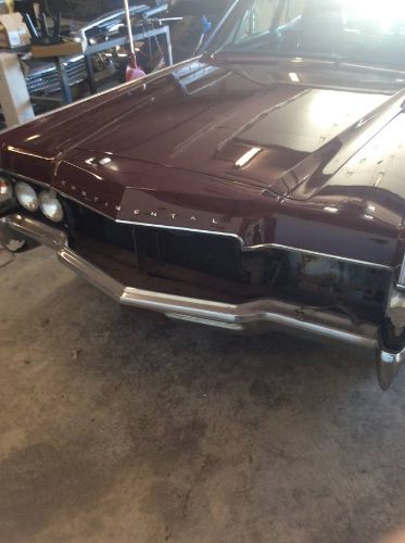 Lincoln-Continental-1969-Red-5