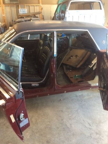 Lincoln-Continental-1969-Red-6
