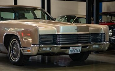 Lincoln-Continental-1970-4-Door-Sedan-11