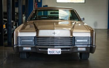Lincoln-Continental-1970-4-Door-Sedan-12