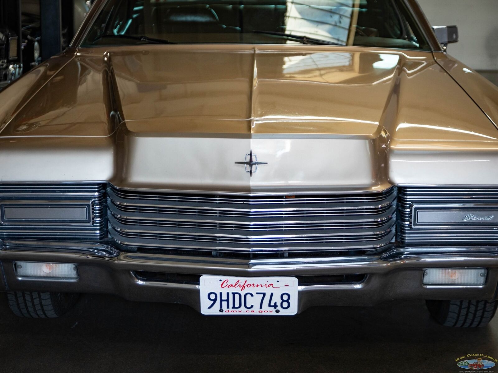 Lincoln-Continental-1970-4-Door-Sedan-14