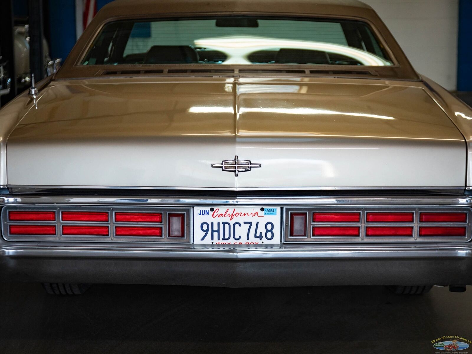 Lincoln-Continental-1970-4-Door-Sedan-18