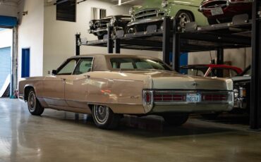 Lincoln-Continental-1970-4-Door-Sedan-20