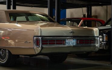 Lincoln-Continental-1970-4-Door-Sedan-22