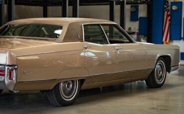Lincoln-Continental-1970-4-Door-Sedan-25