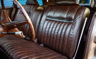 Lincoln-Continental-1970-4-Door-Sedan-26