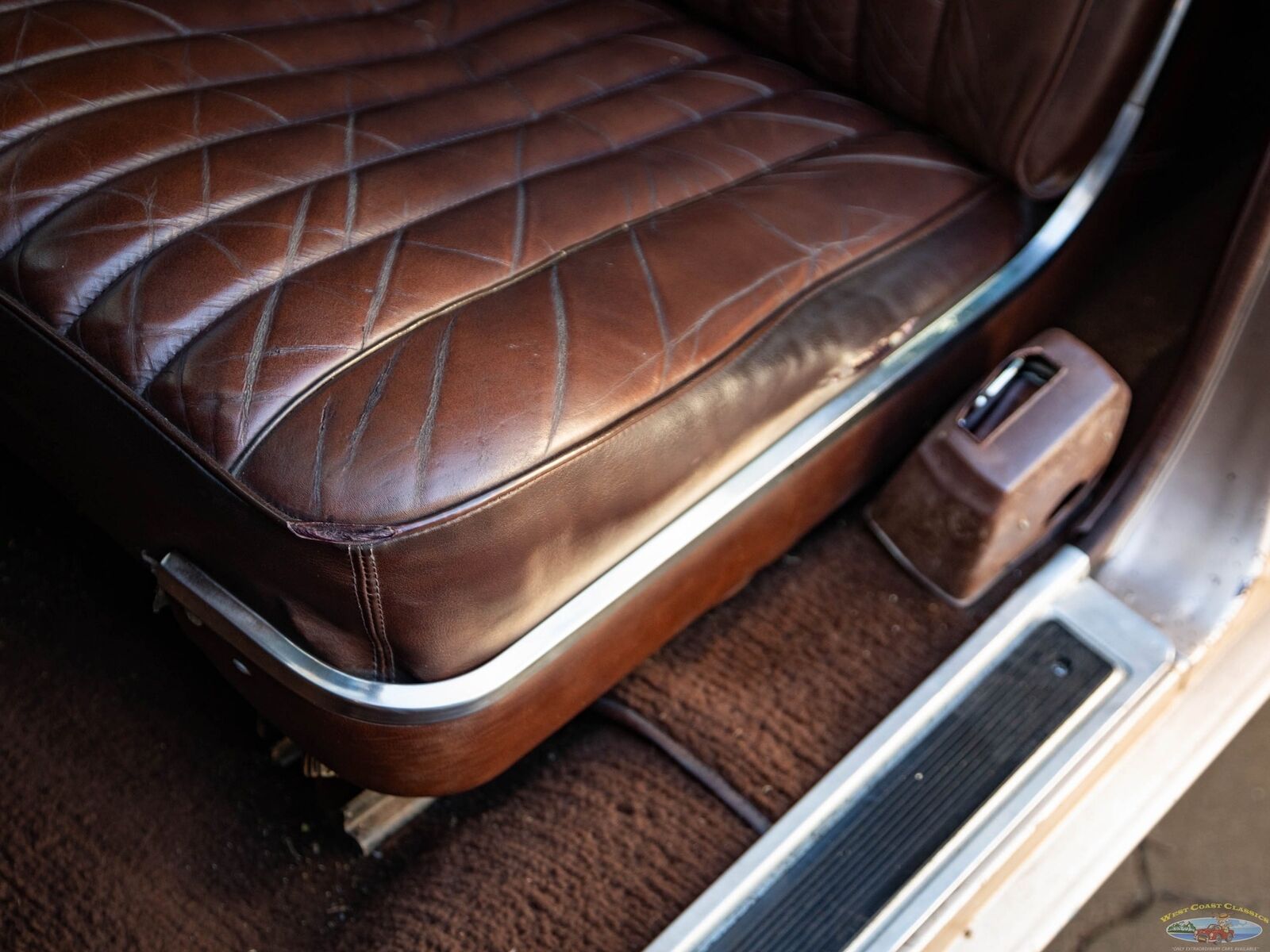 Lincoln-Continental-1970-4-Door-Sedan-28