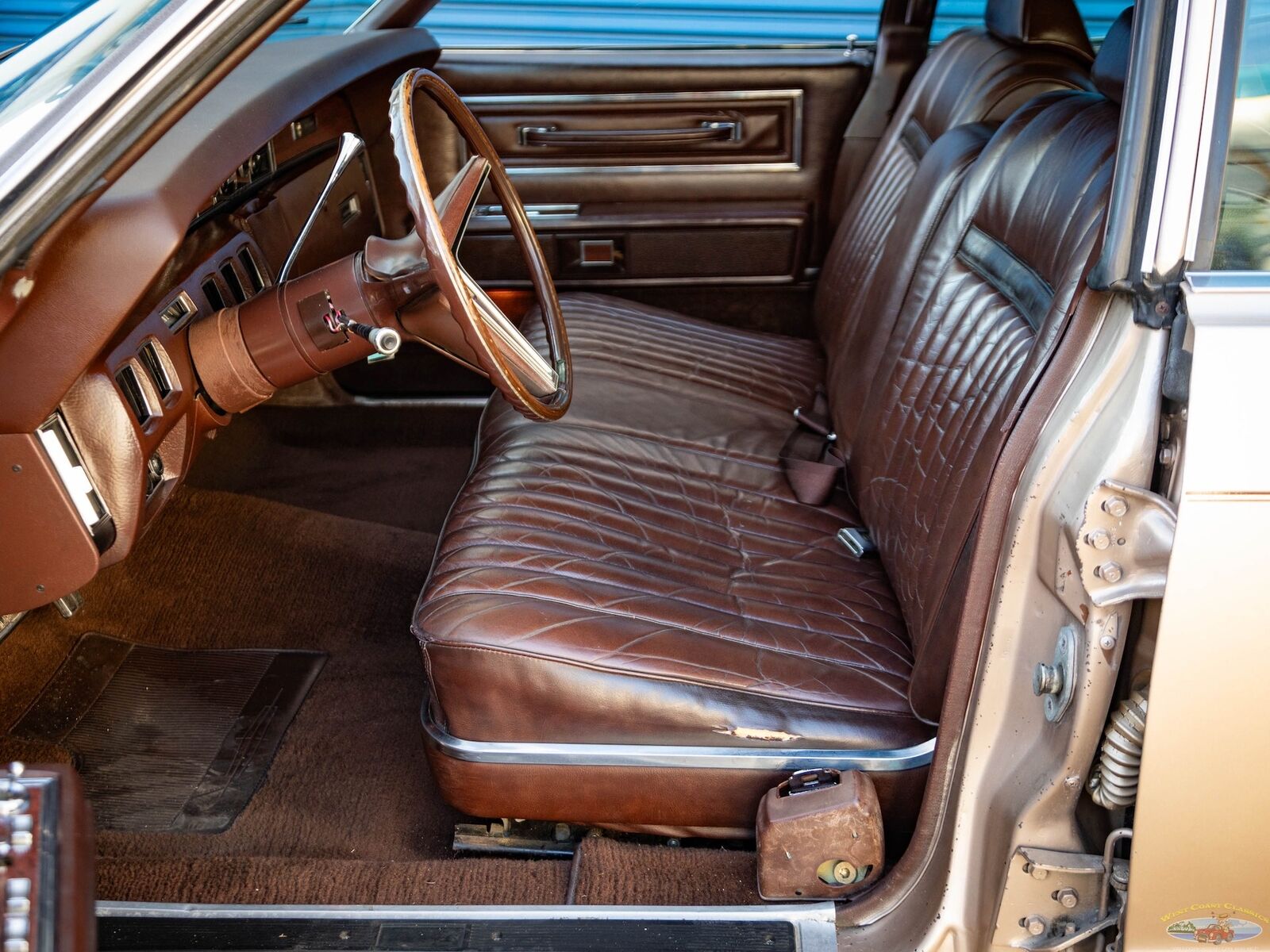 Lincoln-Continental-1970-4-Door-Sedan-29