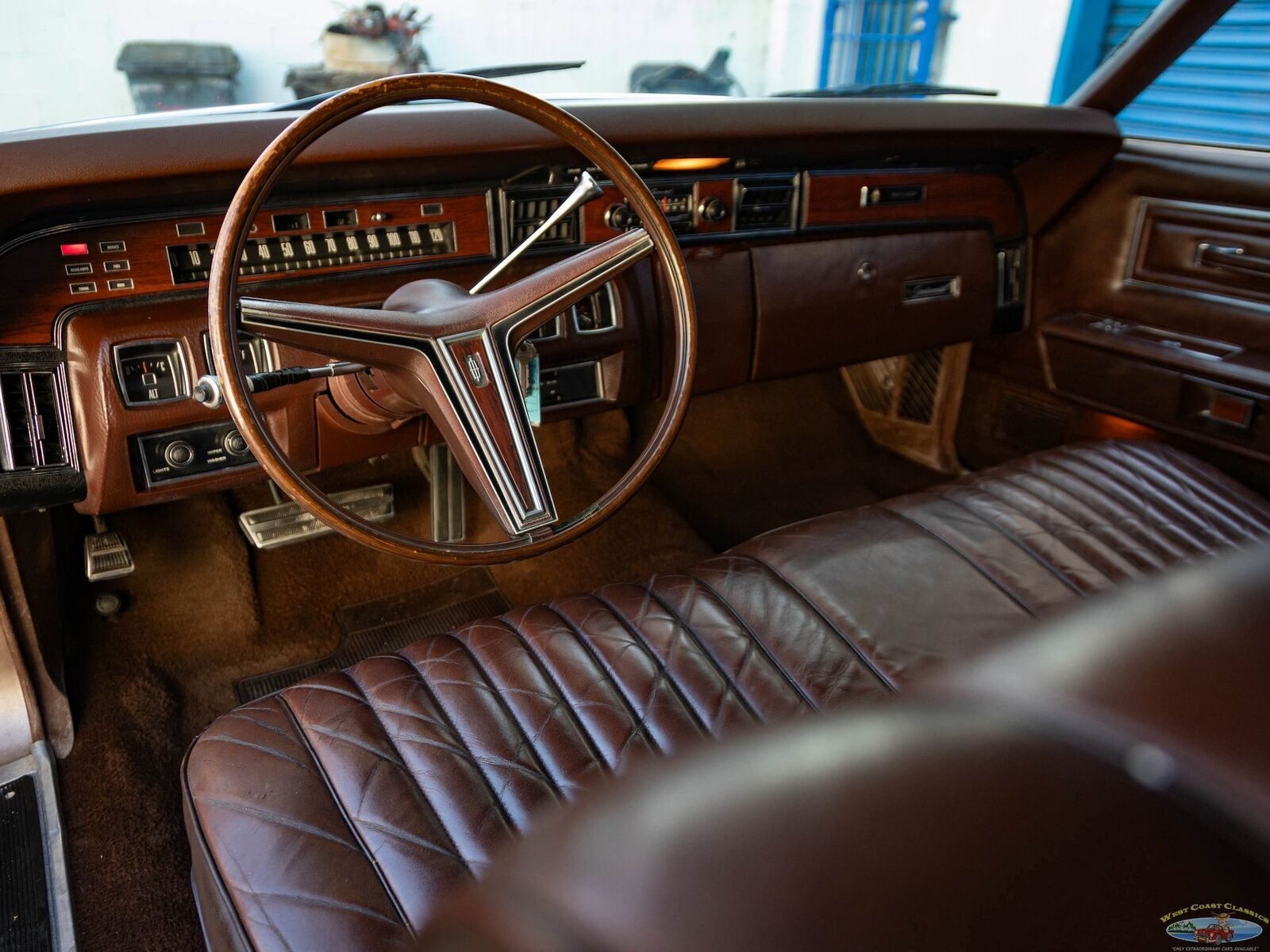 Lincoln-Continental-1970-4-Door-Sedan-31