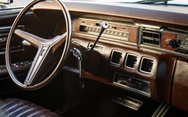 Lincoln-Continental-1970-4-Door-Sedan-38