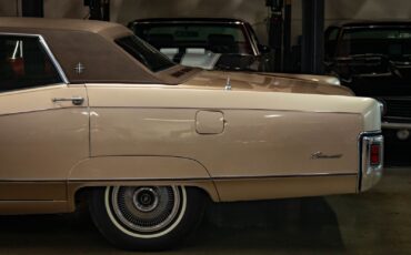 Lincoln-Continental-1970-4-Door-Sedan-6