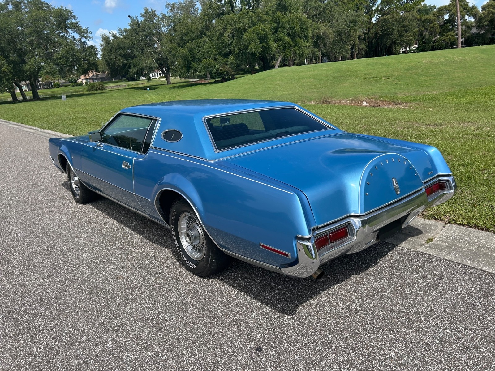 Lincoln-Continental-1972-Coupe-1