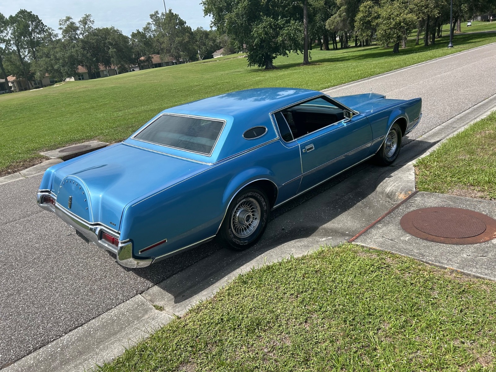 Lincoln-Continental-1972-Coupe-13