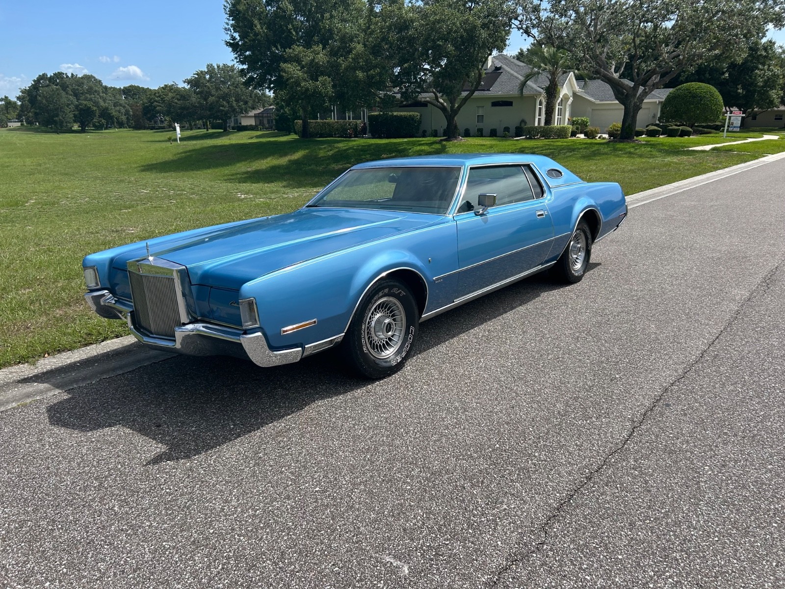 Lincoln-Continental-1972-Coupe-15