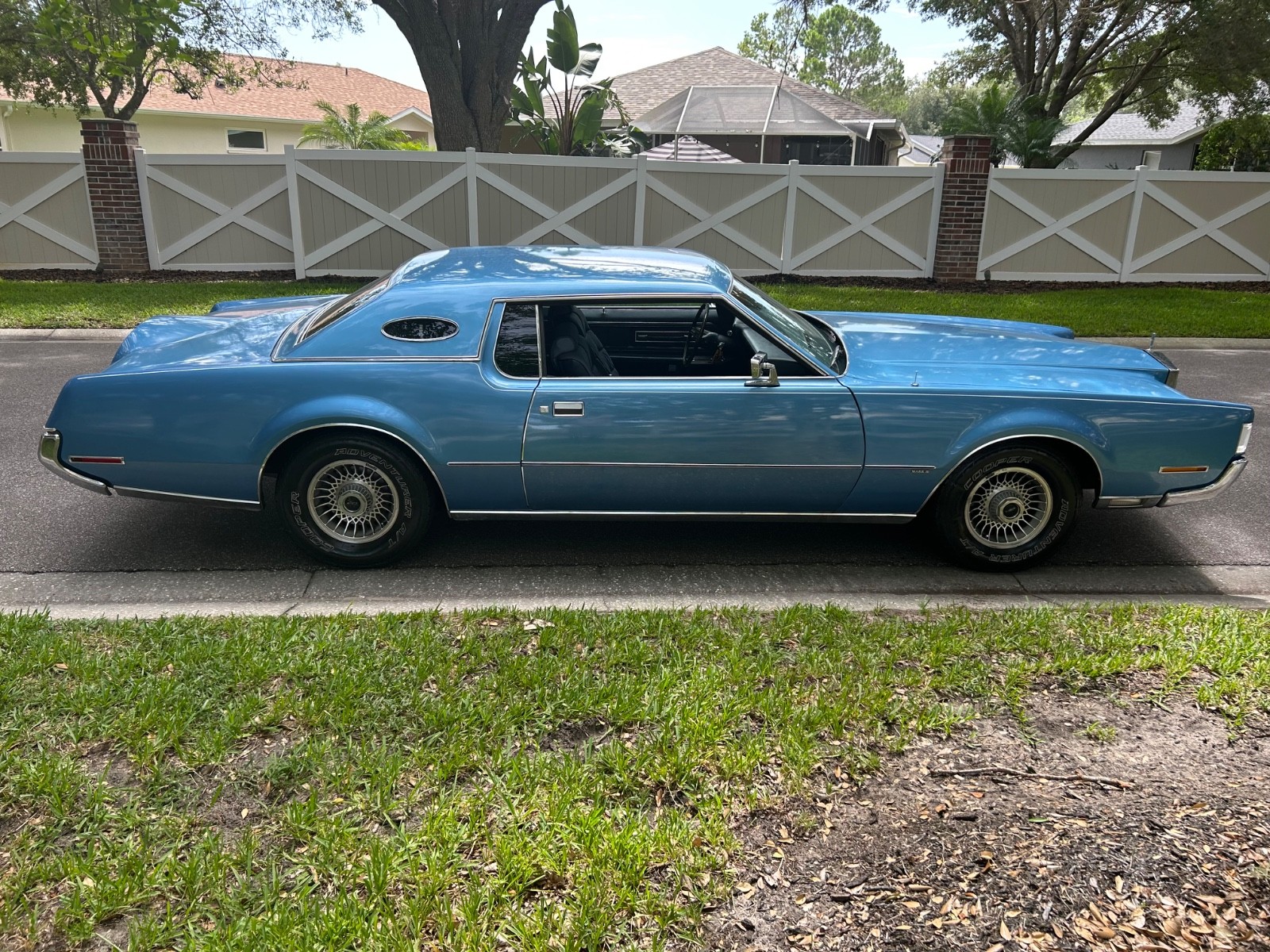 Lincoln-Continental-1972-Coupe-34
